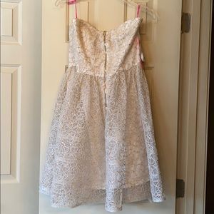 Beautiful sleeveless ivory lace dress